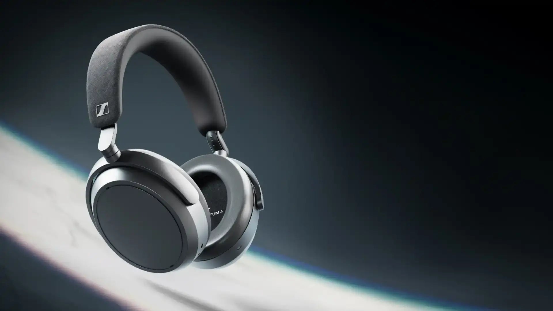 Graphite Momentum 4 Wireless Desktop